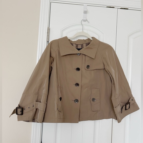 ❤️Burberry Cropped Flare Sleeve Trench Coat❤️ - Picture 3 of 8